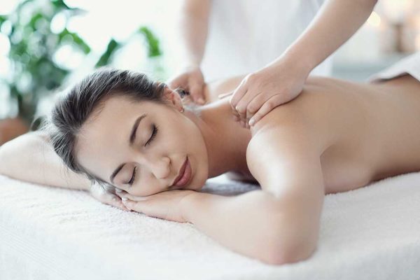Kumpang Thai Massage woman spa salon massage